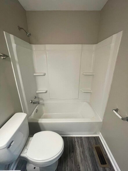 Building Photo - 641 Miles Ct