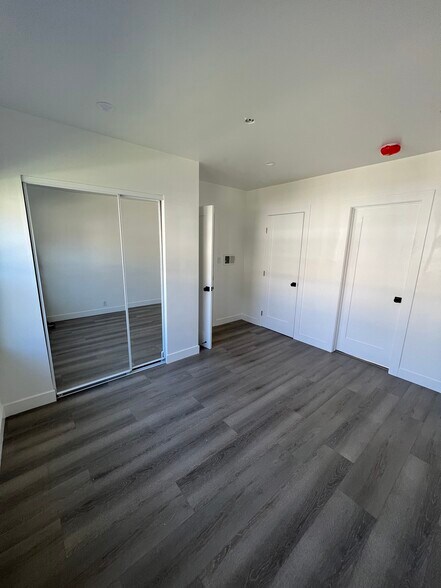 Building Photo - 428 N Glenwood Plz