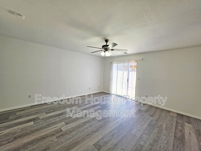 Building Photo - 670 Bourbon St