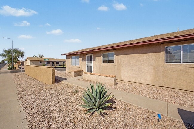 Building Photo - Remodeled 2 bedroom 2 bathroom