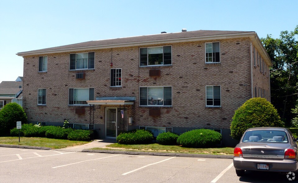 Gardner Commons 22 Pulaski St Peabody MA 01960 Apartment Finder