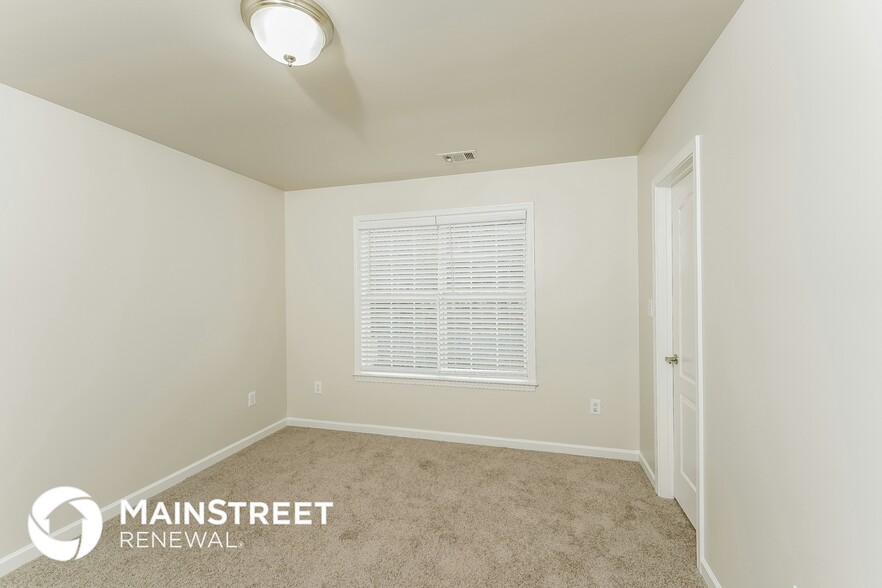 Building Photo - 6062 Overlook Ln