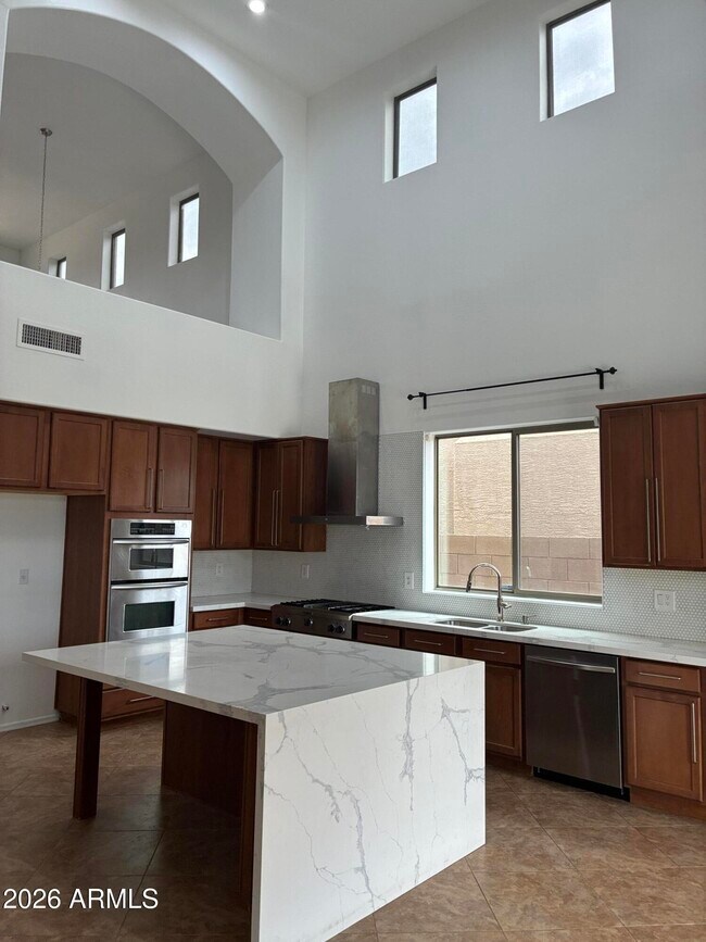 Building Photo - 2741 W Redwood Ln
