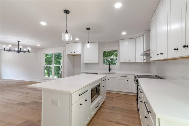 Building Photo - 2601 Garland Way
