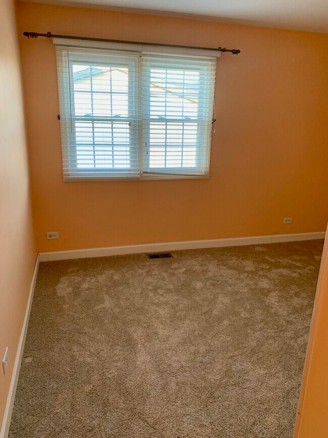 Building Photo - 156 Brookside Dr