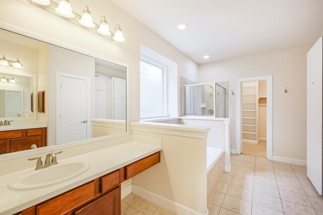 Building Photo - 25923 Celtic Terrace Dr