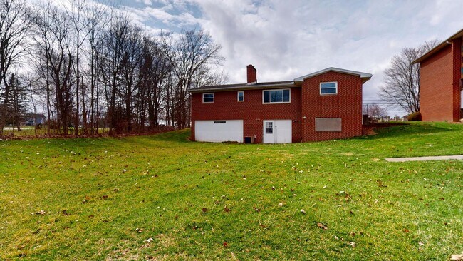 Building Photo - Shelby Schools, 3+ Bedrooms, Next to 1st Baptist Church!