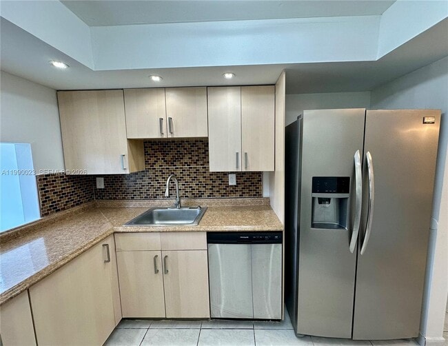 Building Photo - 250 180th Dr