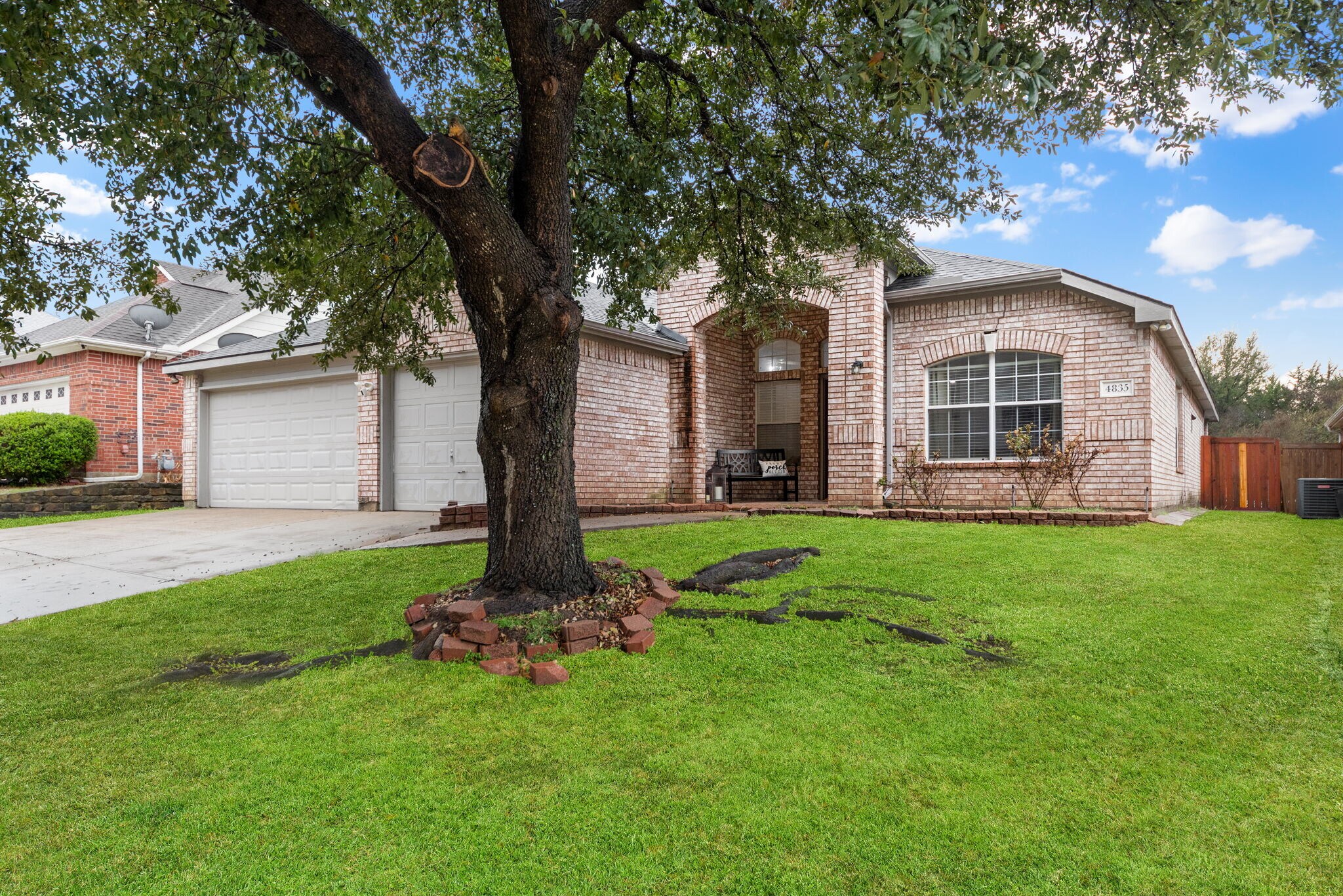 Building Photo - 4835 Crown Dr