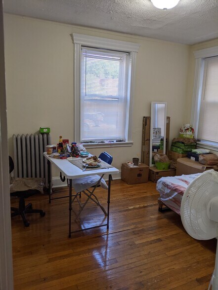 Building Photo - 360 Riverway