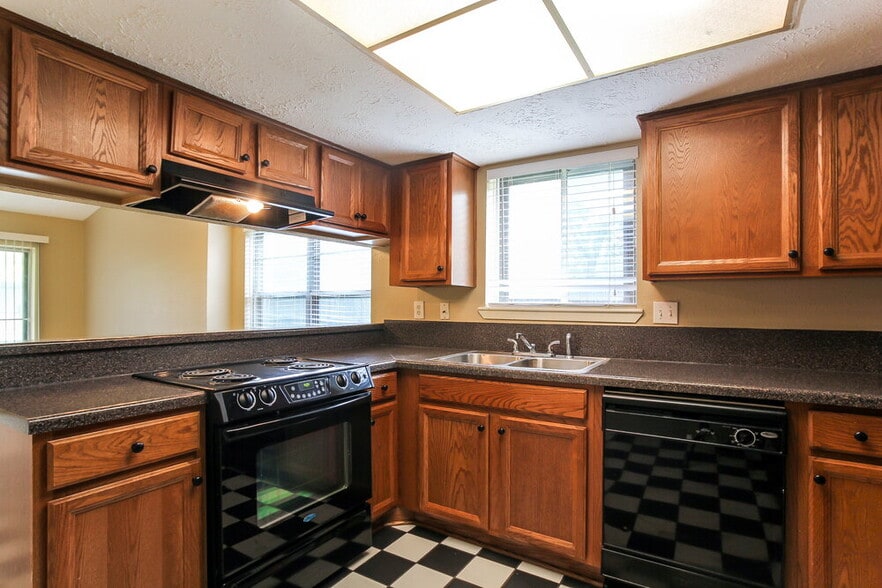 Building Photo - 5327 Enchanted Timbers Dr