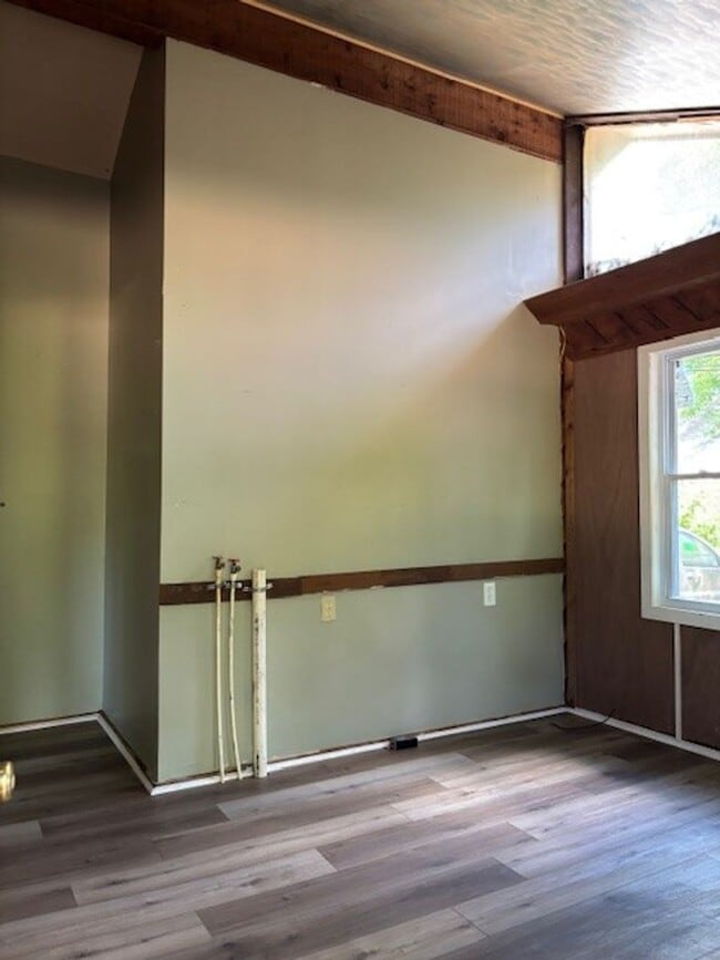 Building Photo - The Beer Can House