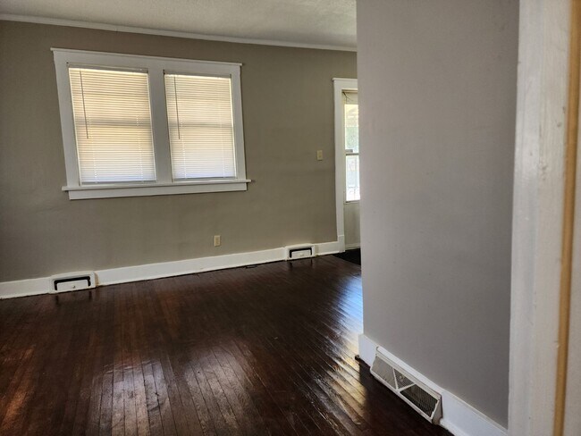 Building Photo - 142 Arizona Ave