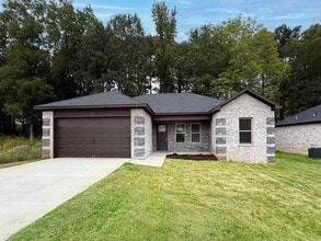 Building Photo - 16 Bobby Eugene Dr