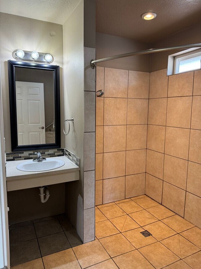 Building Photo - 4195 Glacier View Dr