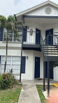 Building Photo - WINTER PARK: Goldenrod Condo - Ground Floo...