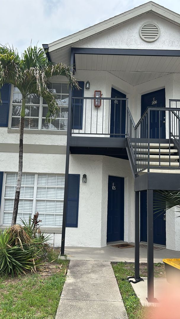 Primary Photo - WINTER PARK: Goldenrod Condo - Ground Floo...
