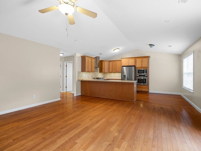 Building Photo - Charming Single-Level 3 BR, 2 BA Home with...