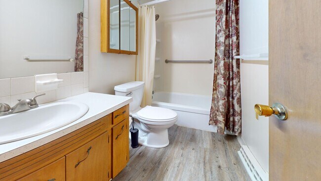 Building Photo - Madison School's- 2 Bedroom Brick Ranch with Garage!