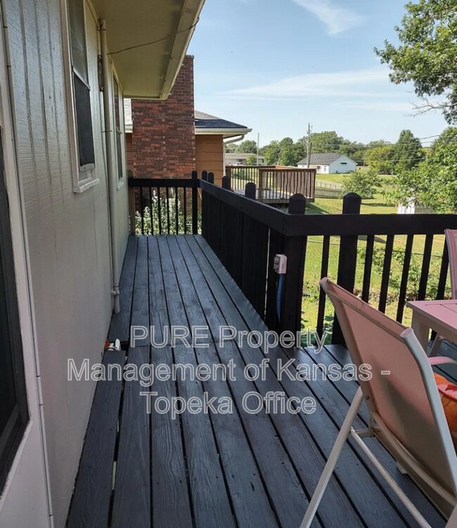 Building Photo - 111 Vista View Ct