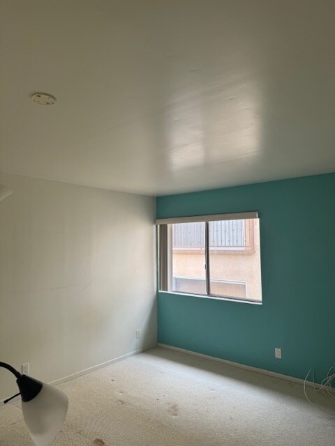 Building Photo - 1434 S Point View St