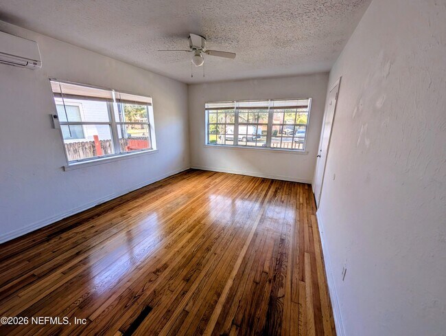 Building Photo - 2136 College St