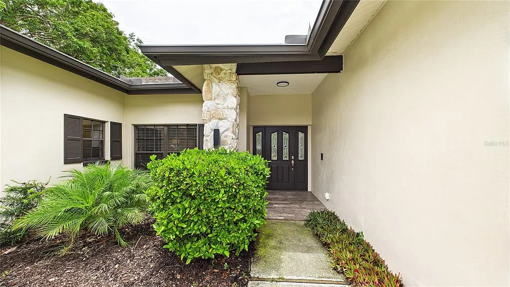 Building Photo - 6107 Misty Oaks St