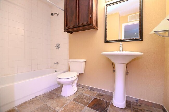 Building Photo - 8423 Hearth Dr