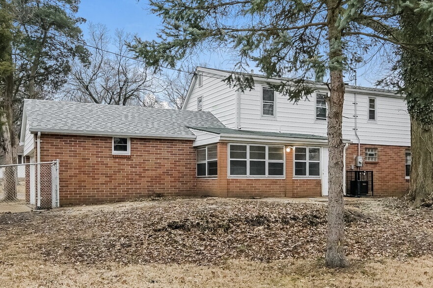 Building Photo - 765 Boone St