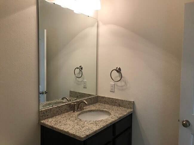 Upstairs bathroom - 3776 River Trace Dr