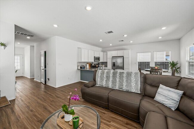 Building Photo - 1725 Cobblecrest Ln