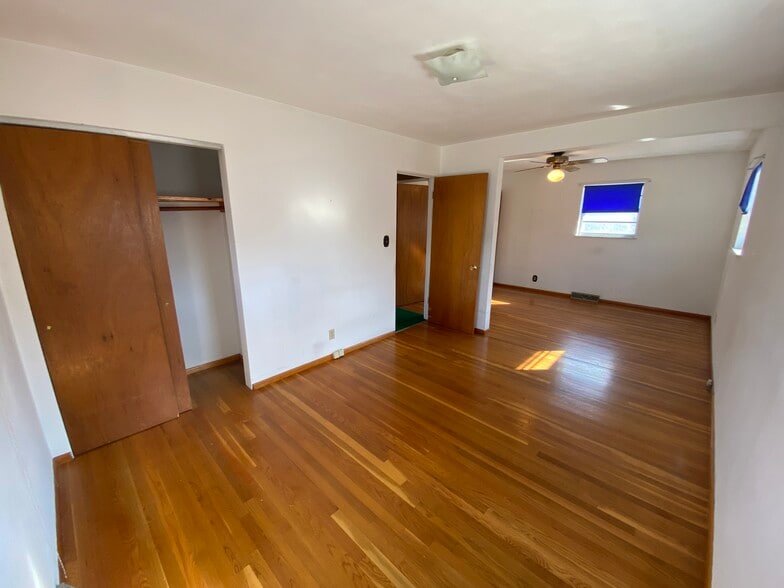 Building Photo - 1318 Lexington Dr