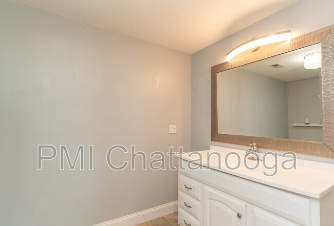 Building Photo - 515 Lindsay Ct