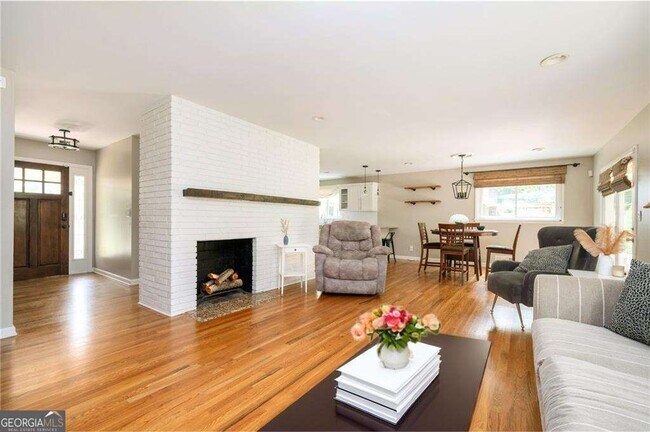Building Photo - 3850 Beya Way