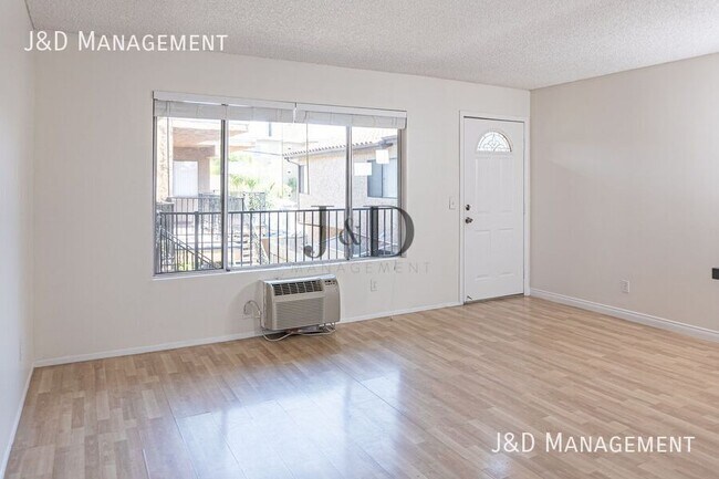 Building Photo - 4077 Utah St