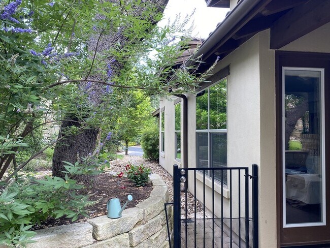Building Photo - 4312 Falcon Head Nest Dr