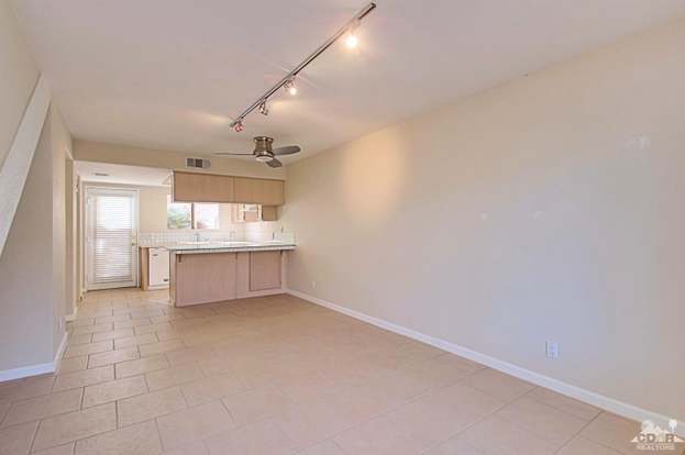 Building Photo - 424 Tava Ln