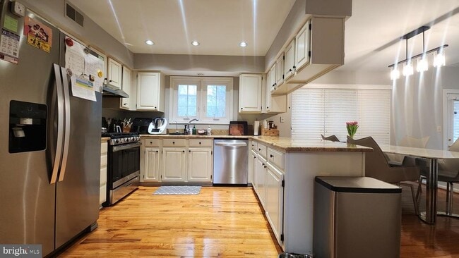 Building Photo - 6453 Springhouse Cir