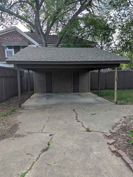 Covered Parking and Storage - 4526 Reiger Ave