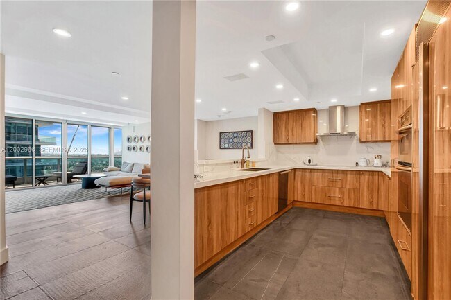 Building Photo - 9401 Collins Ave