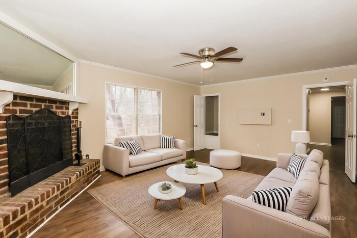 Building Photo - 1684 Regency Pl