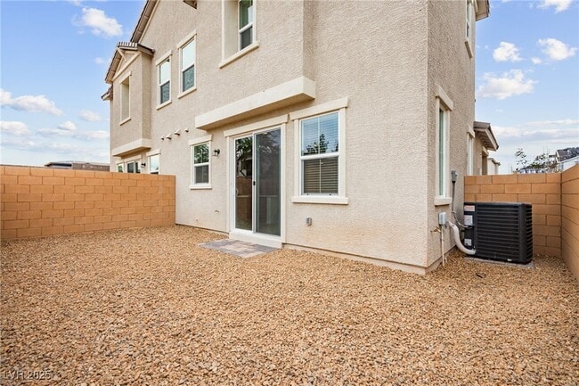 Building Photo - 10140 Glen Aulin St