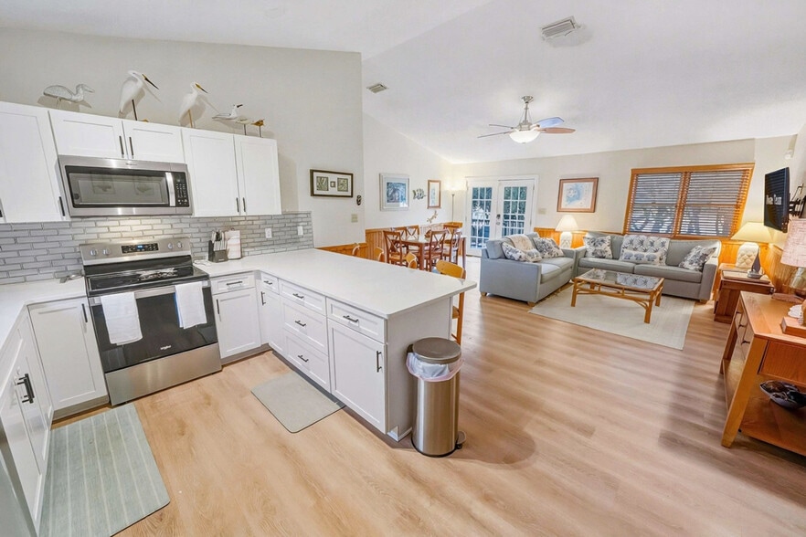 Building Photo - 4240 Johnston Ln