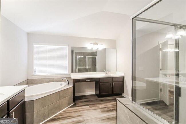 Building Photo - 4525 Sandy Creek Dr