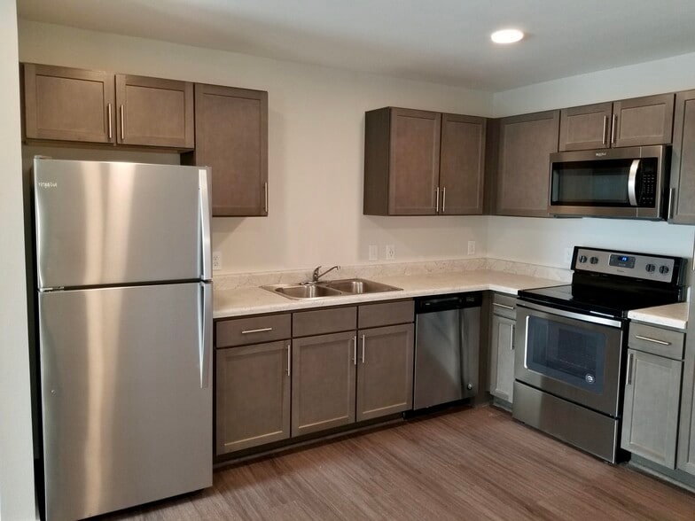 Primary Photo - Miramonte Single Living