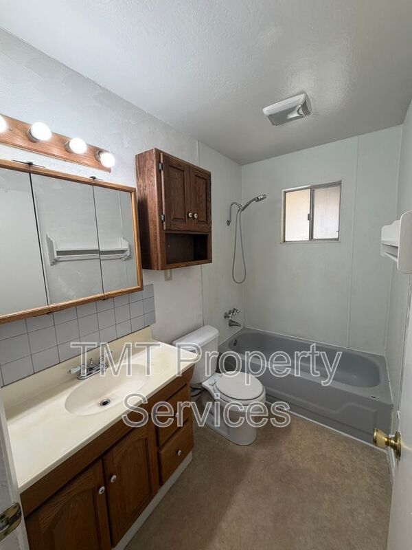 Building Photo - 6472 Linn Way