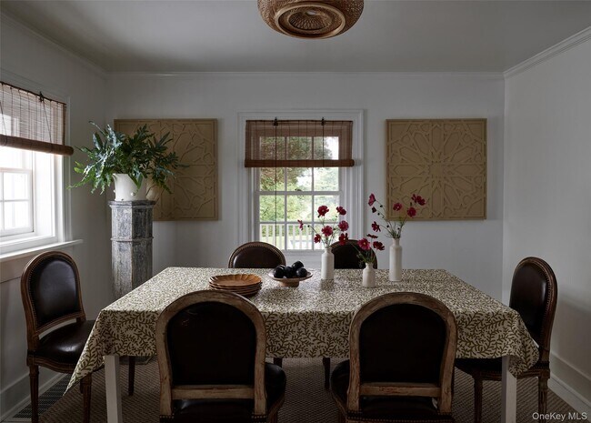 Building Photo - 11 Sutton Rd