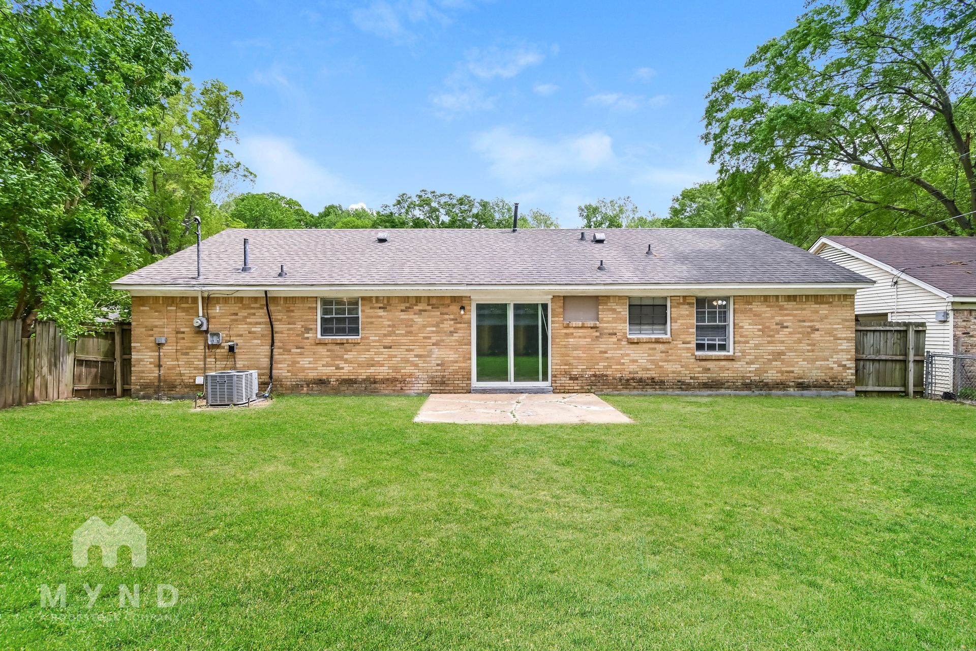 Building Photo - 2593 Courtney Dr
