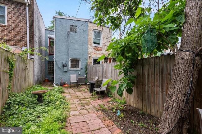 Building Photo - 1537 Marion St NW