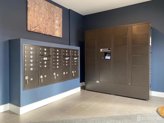 Building Photo - 22 Center St